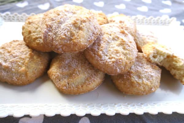 easy sugar free italian amaretti biscuits