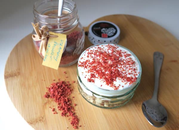 keto low carb muesli with double strained yoghurt