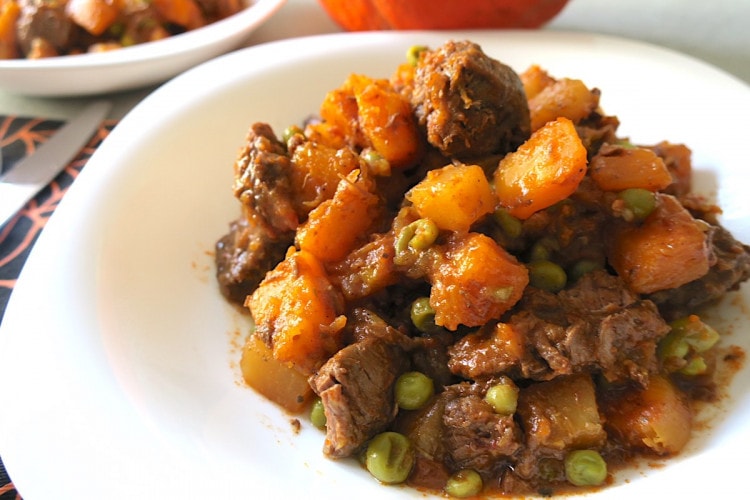 Low Carb Italian Beef Stew (Spezzatino di Manzo)