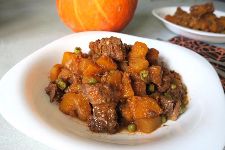 Low Carb Italian Beef Stew (Spezzatino di Manzo)