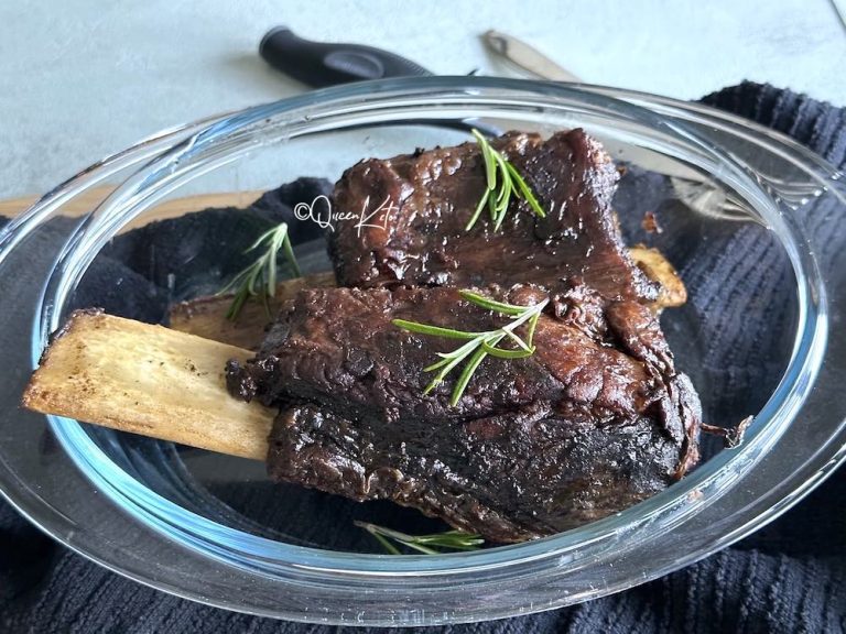 Slow cooker short ribs